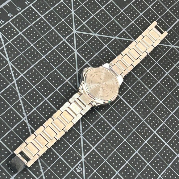 Armitron Now Womens Watch Silver Tone Mother of Pearl Crystal Bezel 75/3639SV - Picture 7 of 8